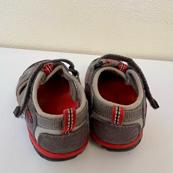 Keen toddler size 6 sandals - Picture 3 of 5